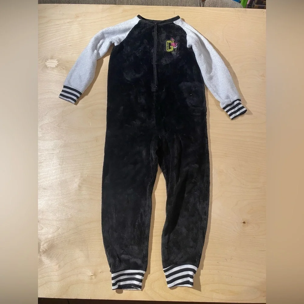 Justice cozy black
